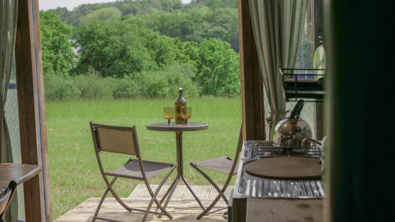 Quirky Vintage Horsebox Conversion With Stunning Views Of Ardingly Reservoir Balcombe Exterior foto